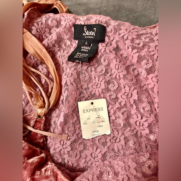 Y2K Vintage Express Seven7 collection Pink velvet and lace top SZ Large - Picture 7 of 9